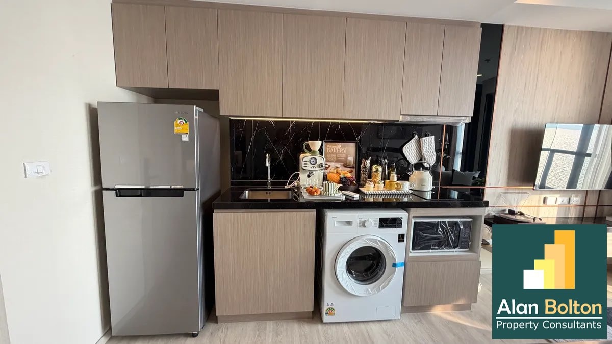 Stunning Sea view 1 bedroom condo for sale in Prahtamnak photo 8