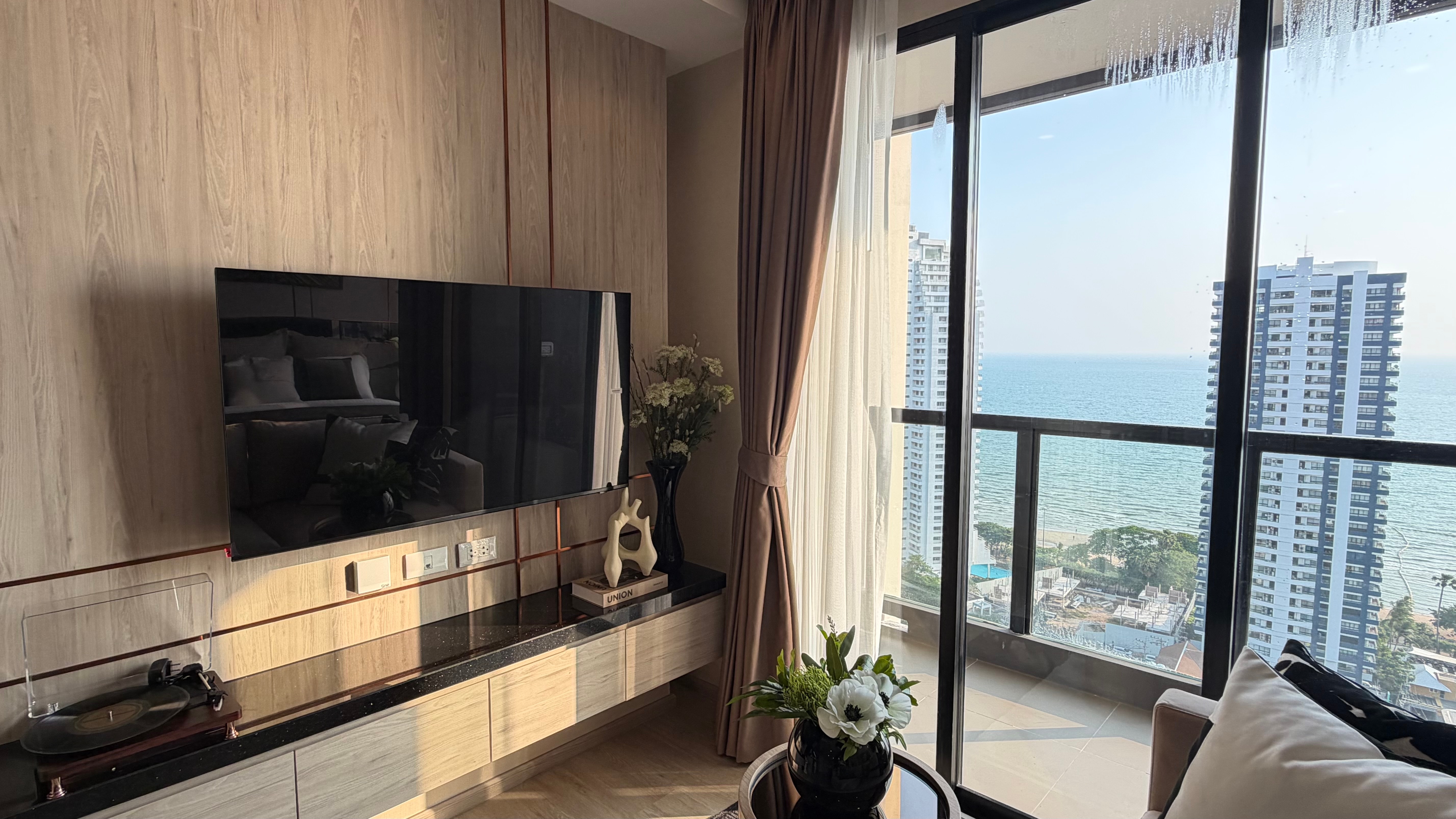 Stunning Sea view 1 bedroom condo for sale in Prahtamnak photo 22