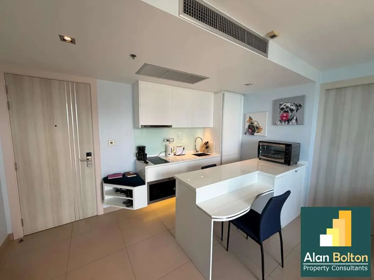 Spacious One Bedroom Unit in Popular Sands Condominium photo 10