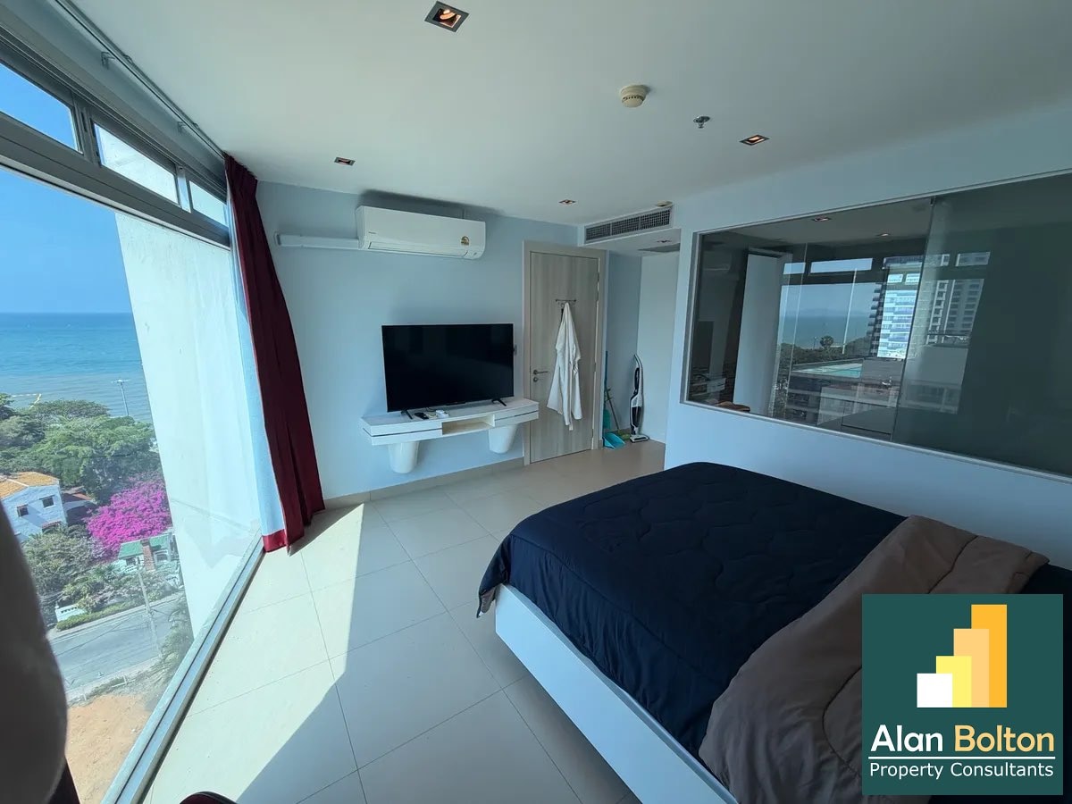 Spacious One Bedroom Unit in Popular Sands Condominium photo 5