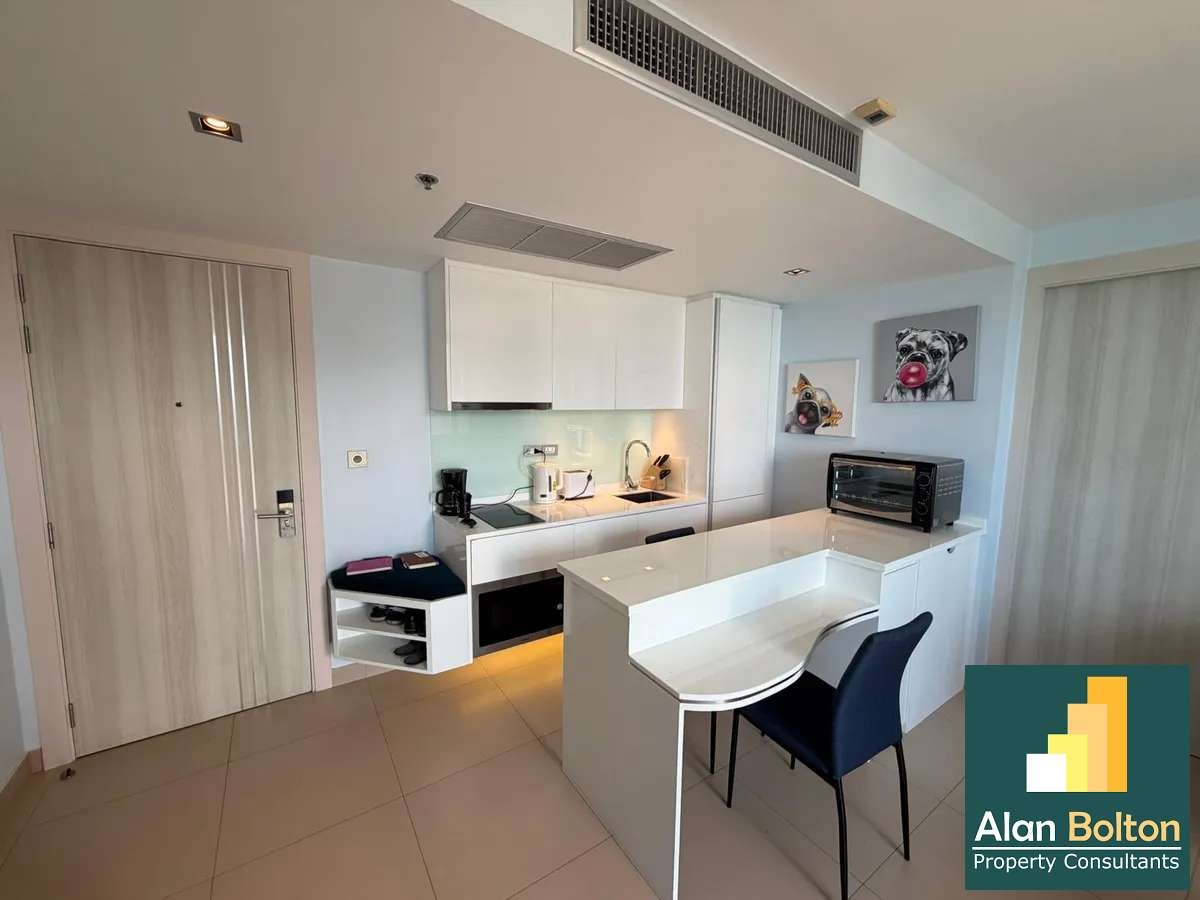 Spacious One Bedroom Unit in Popular Sands Condominium photo 11