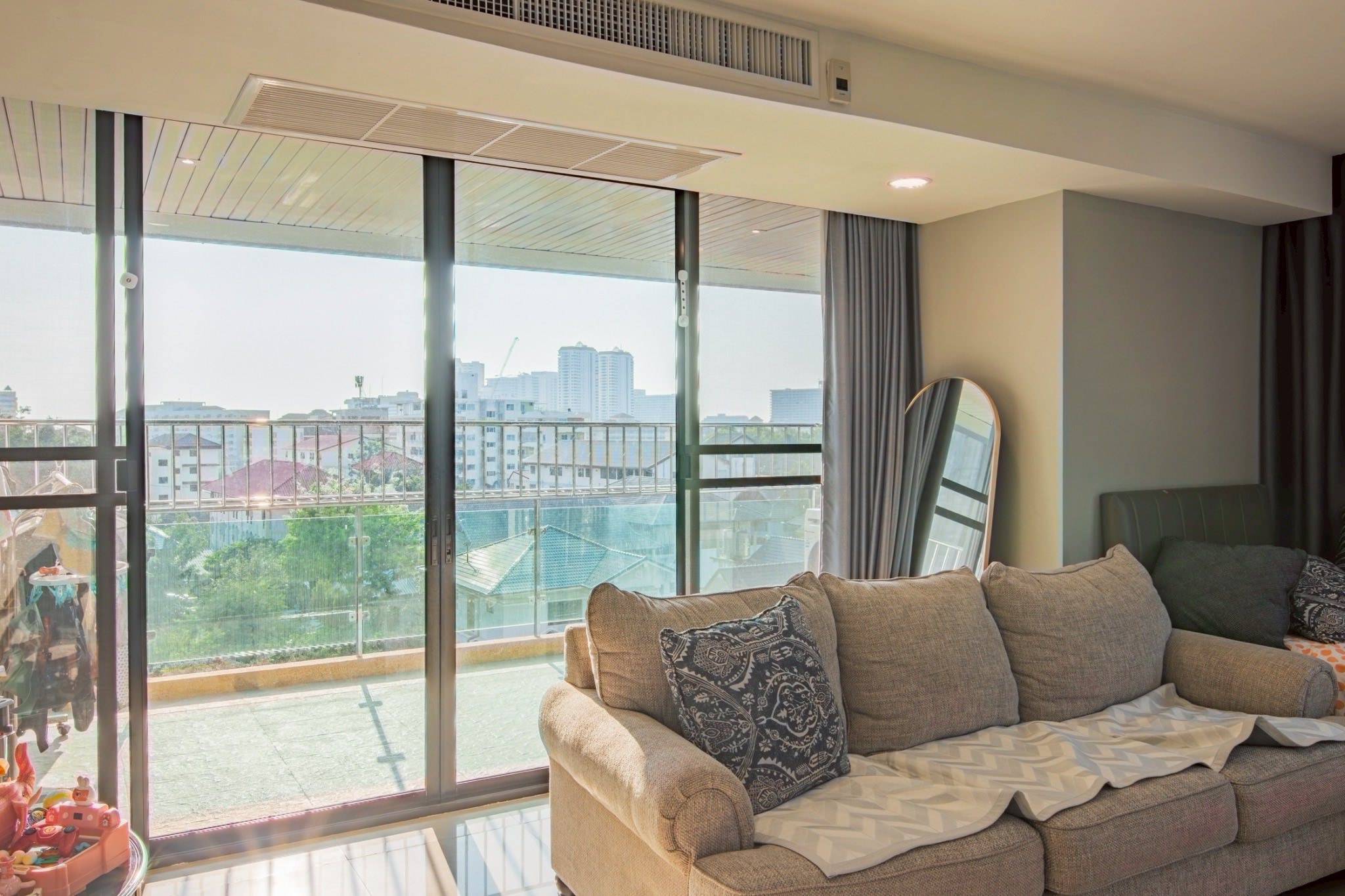 Specious Living area 2 beds 3 baths in Gardenia (FQ) for SALE photo 10