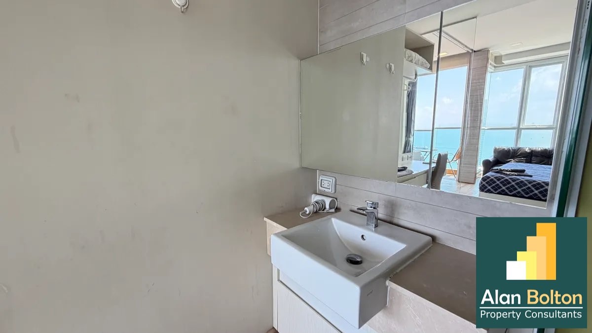 Ocean view Condo For rent In Jomtien photo 12