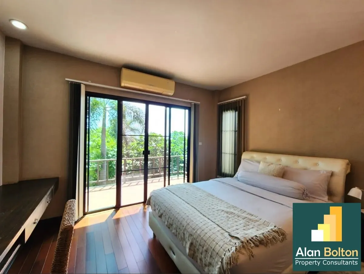 Bali Style 3 Bed 3 Bath Pool Villa In East Pattaya photo 14