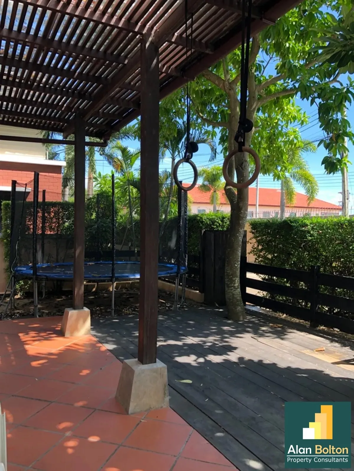 Bali Style 3 Bed 3 Bath Pool Villa In East Pattaya photo 5