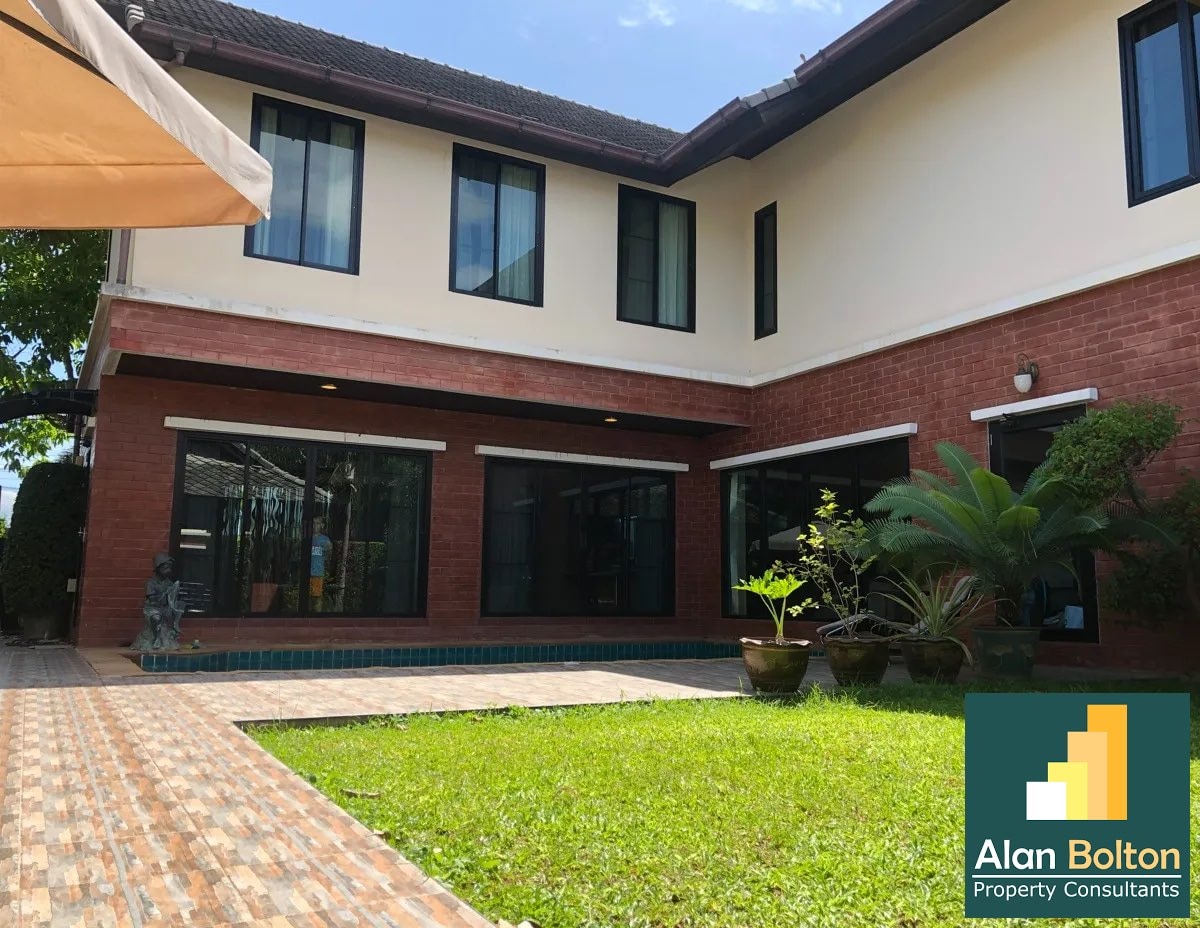 Bali Style 3 Bed 3 Bath Pool Villa In East Pattaya photo 8