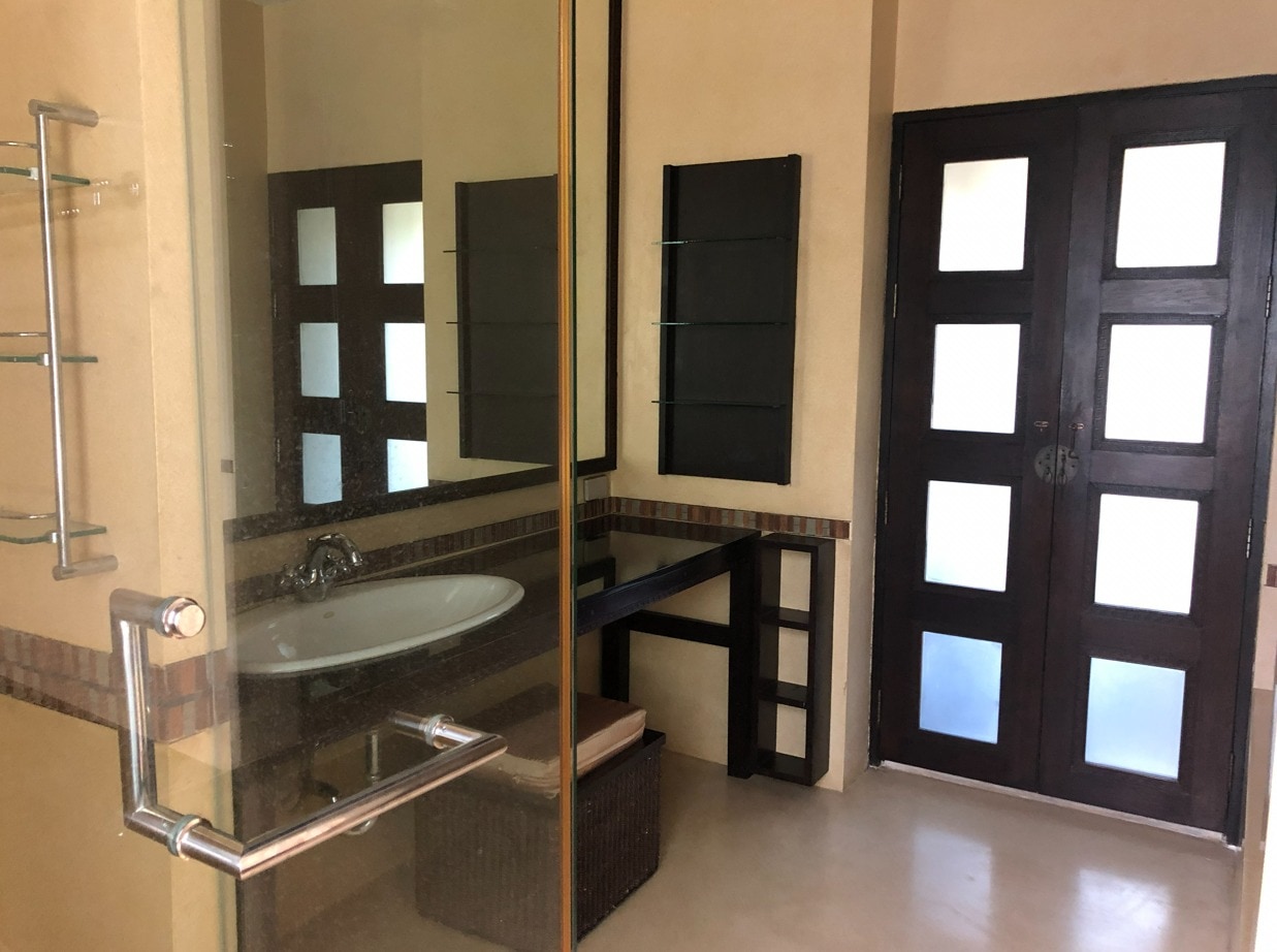 Bali Style 3 Bed 3 Bath Pool Villa In East Pattaya photo 43