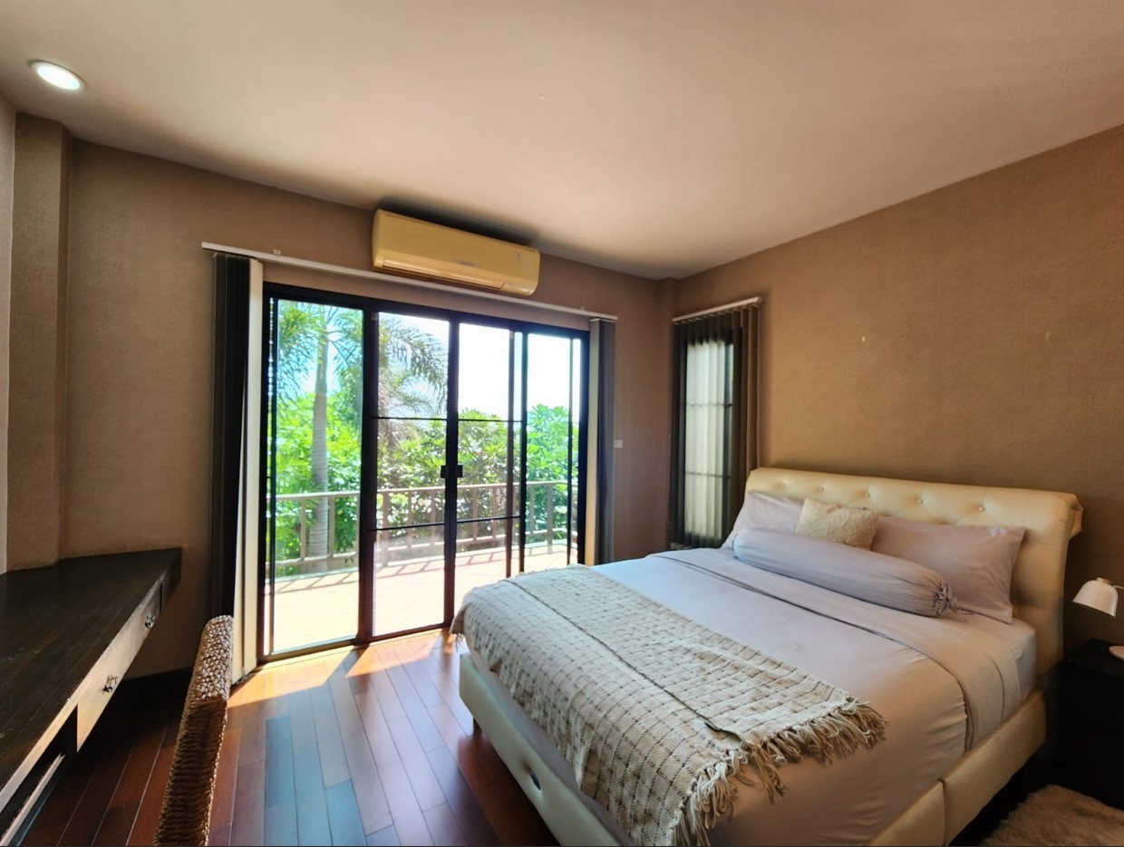 Bali Style 3 Bed 3 Bath Pool Villa In East Pattaya photo 49