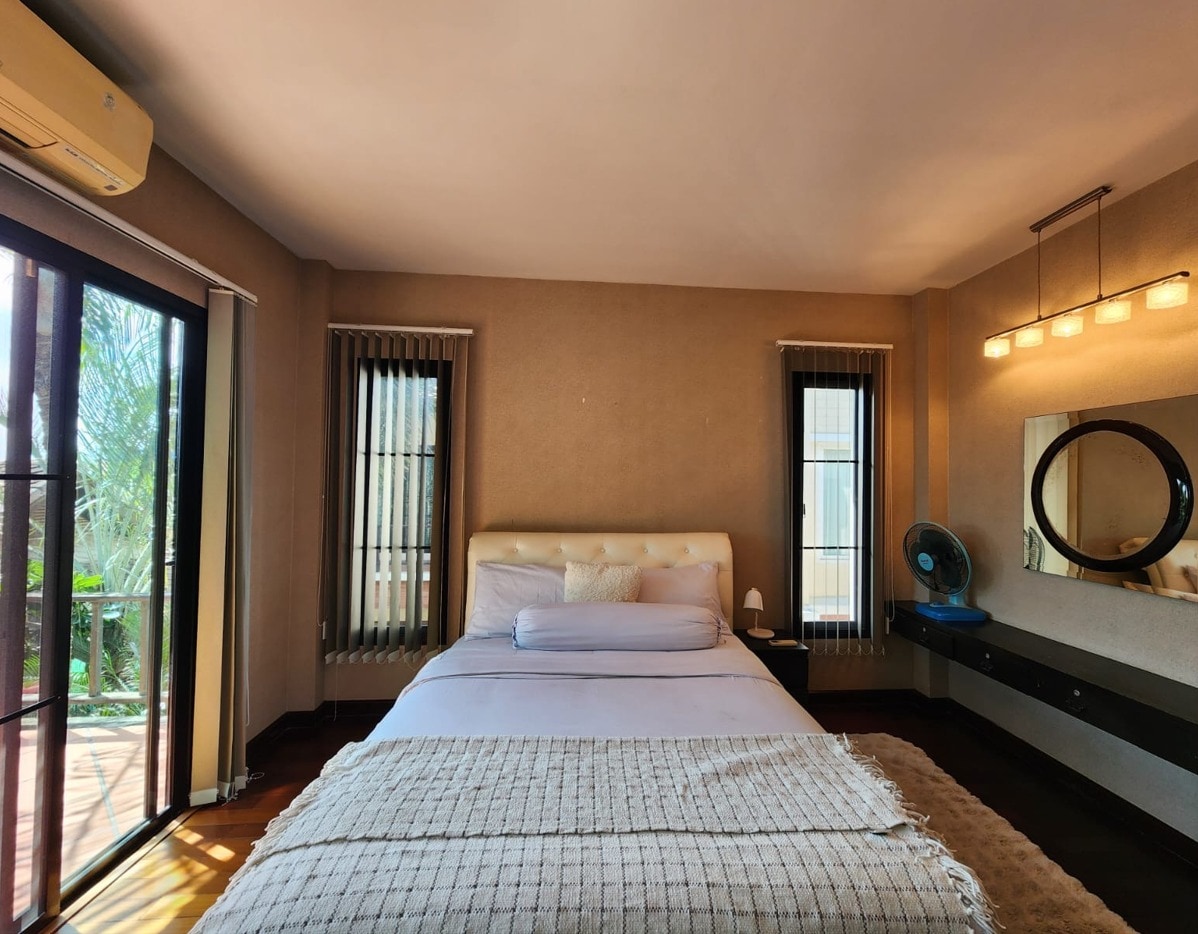 Bali Style 3 Bed 3 Bath Pool Villa In East Pattaya photo 33