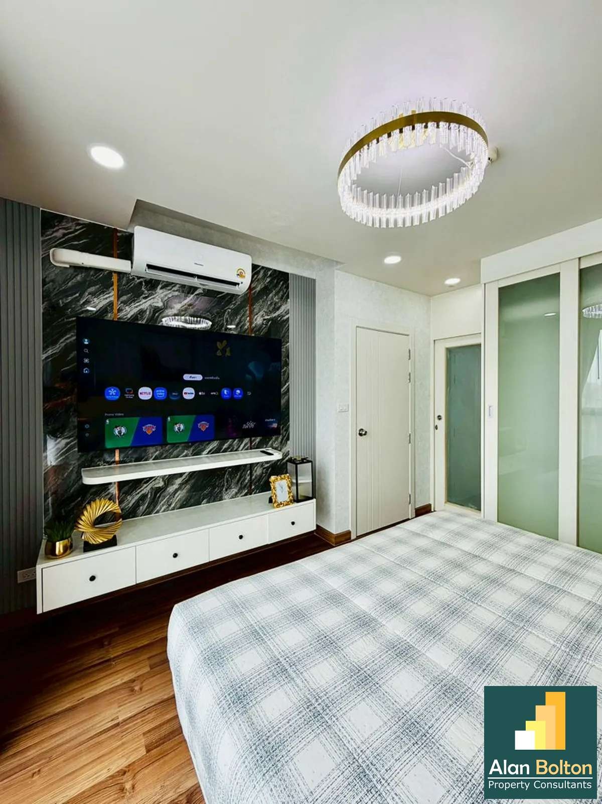 Newly Renovated Corner unit Condominium For Sale In East Pattaya photo 9