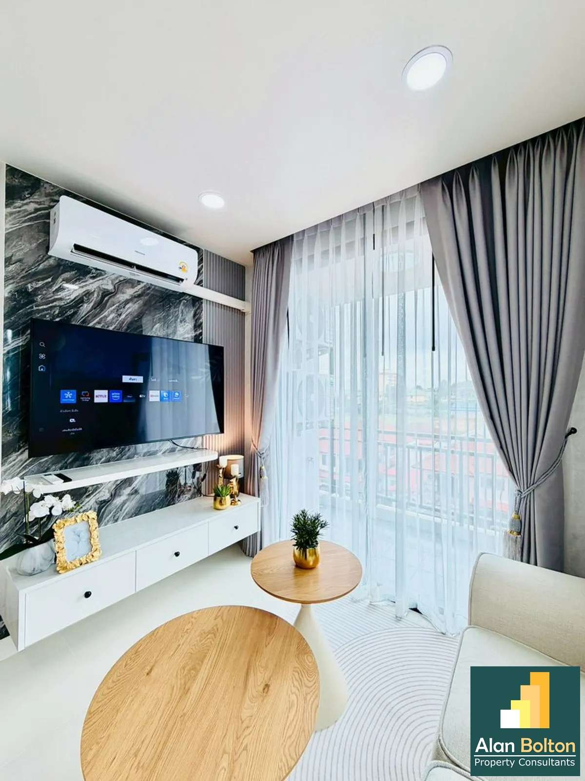 Newly Renovated Corner unit Condominium For Sale In East Pattaya photo 10