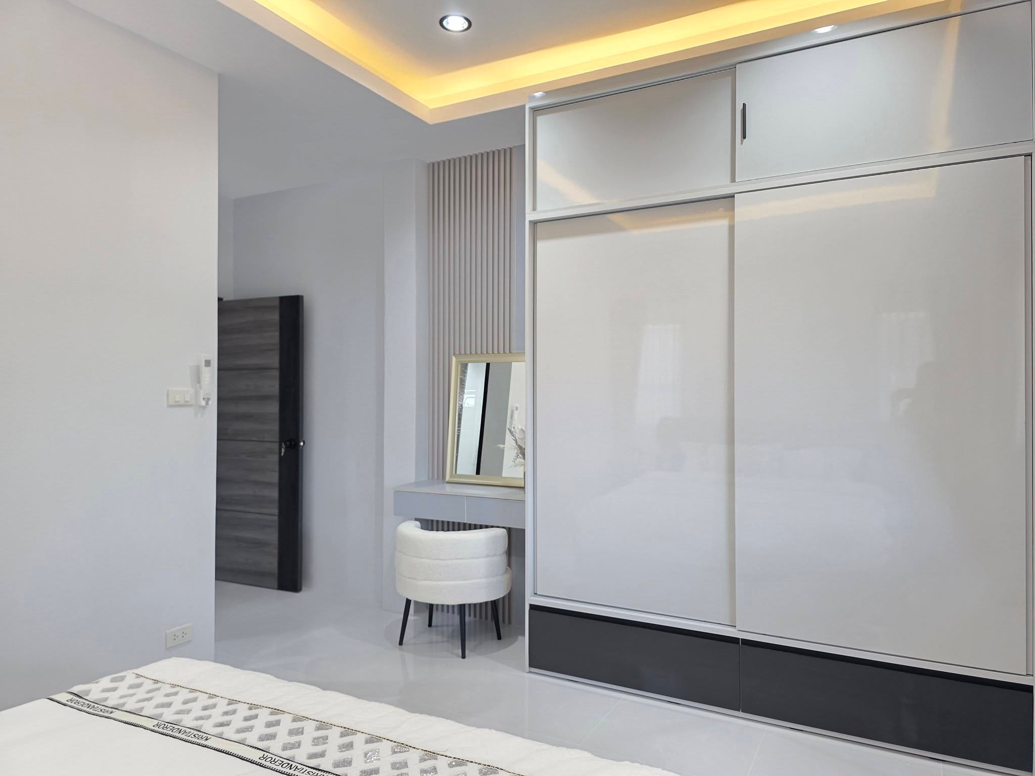 Newly Renovated Corner unit Condominium For Sale In East Pattaya photo 20