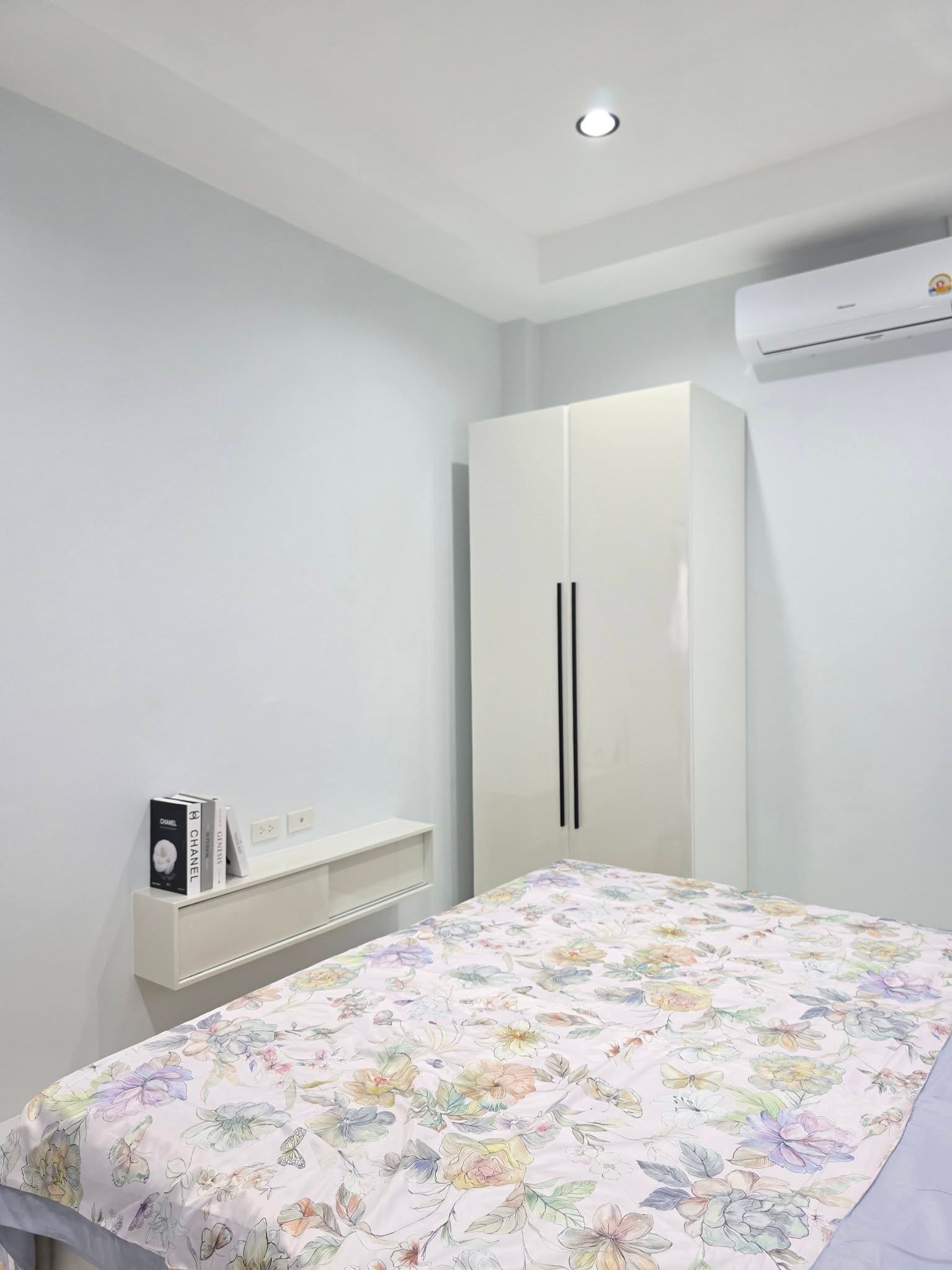 Newly Renovated Corner unit Condominium For Sale In East Pattaya photo 15