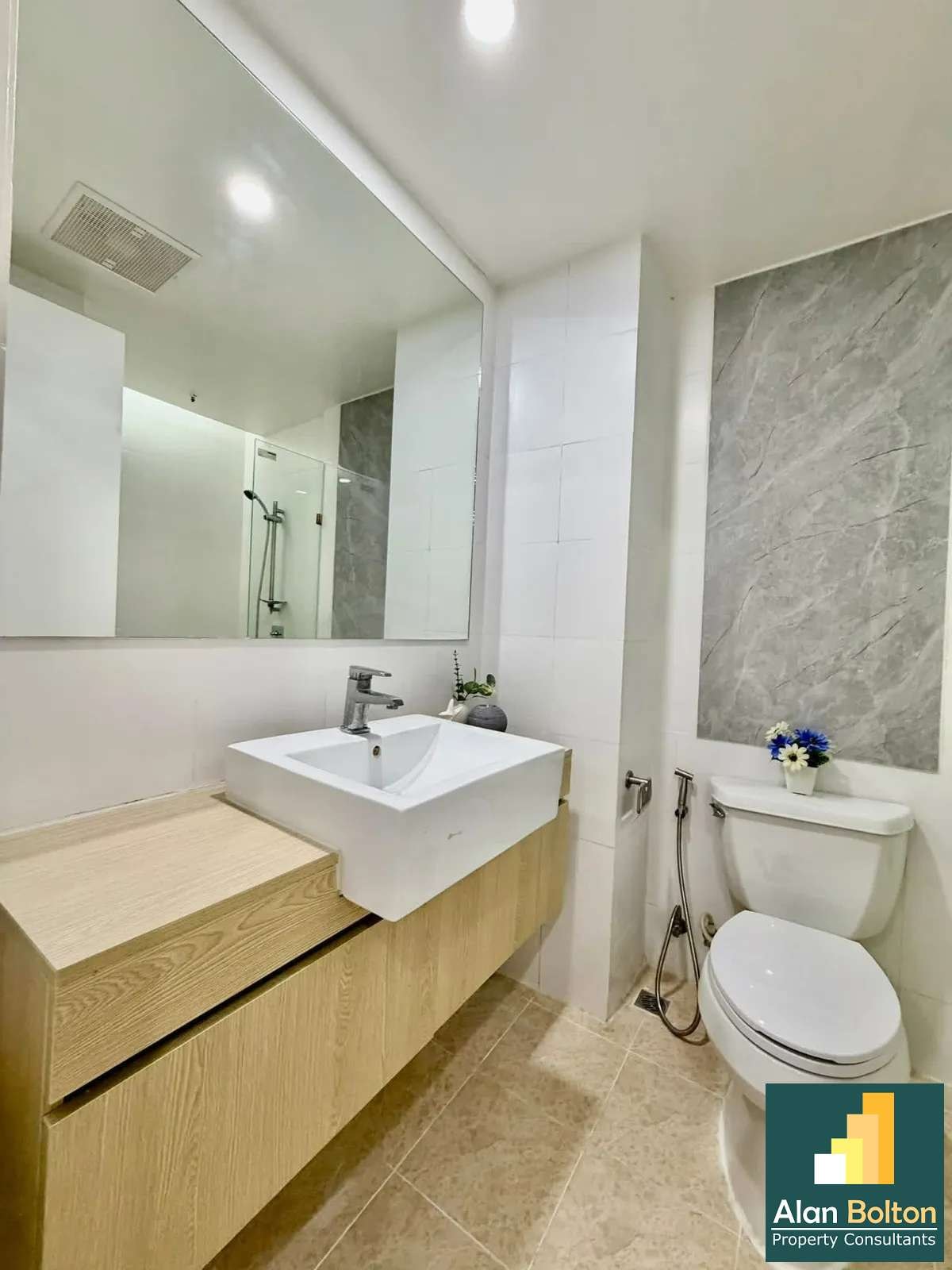 Newly Renovated Condominium For Sale In Jomtien photo 3