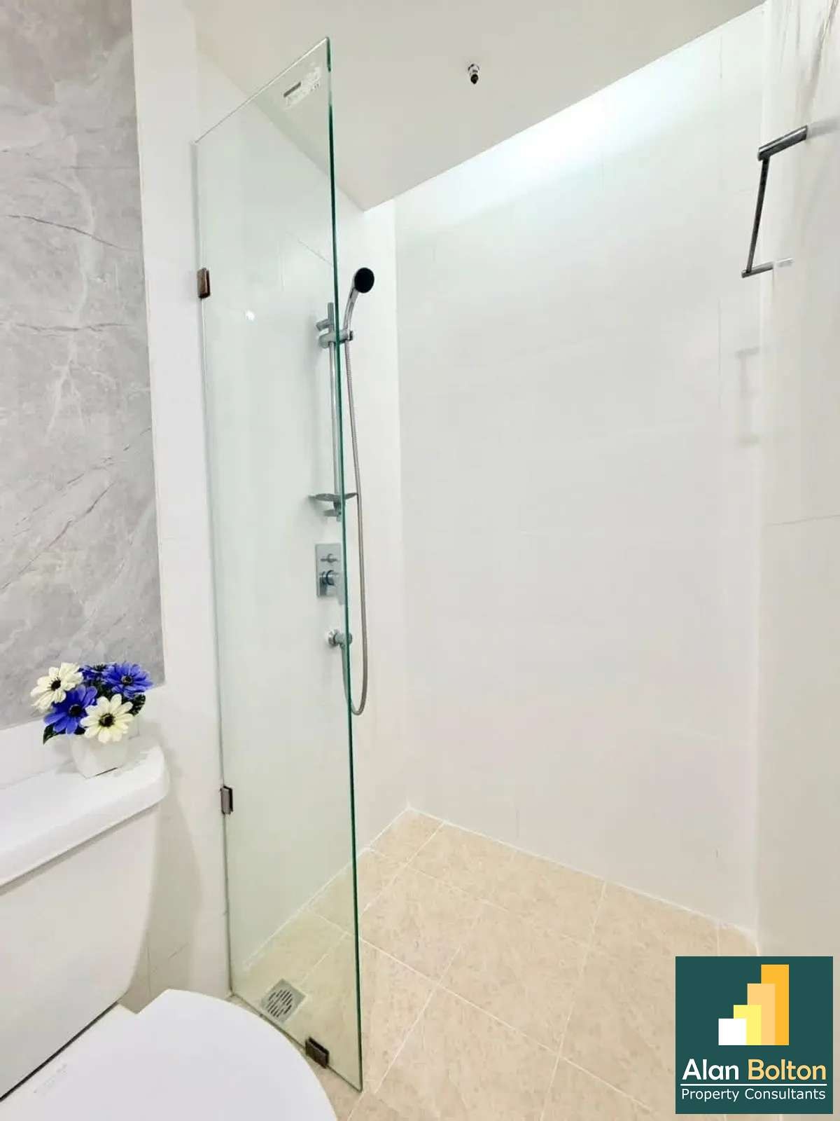 Newly Renovated Condominium For Sale In Jomtien photo 2