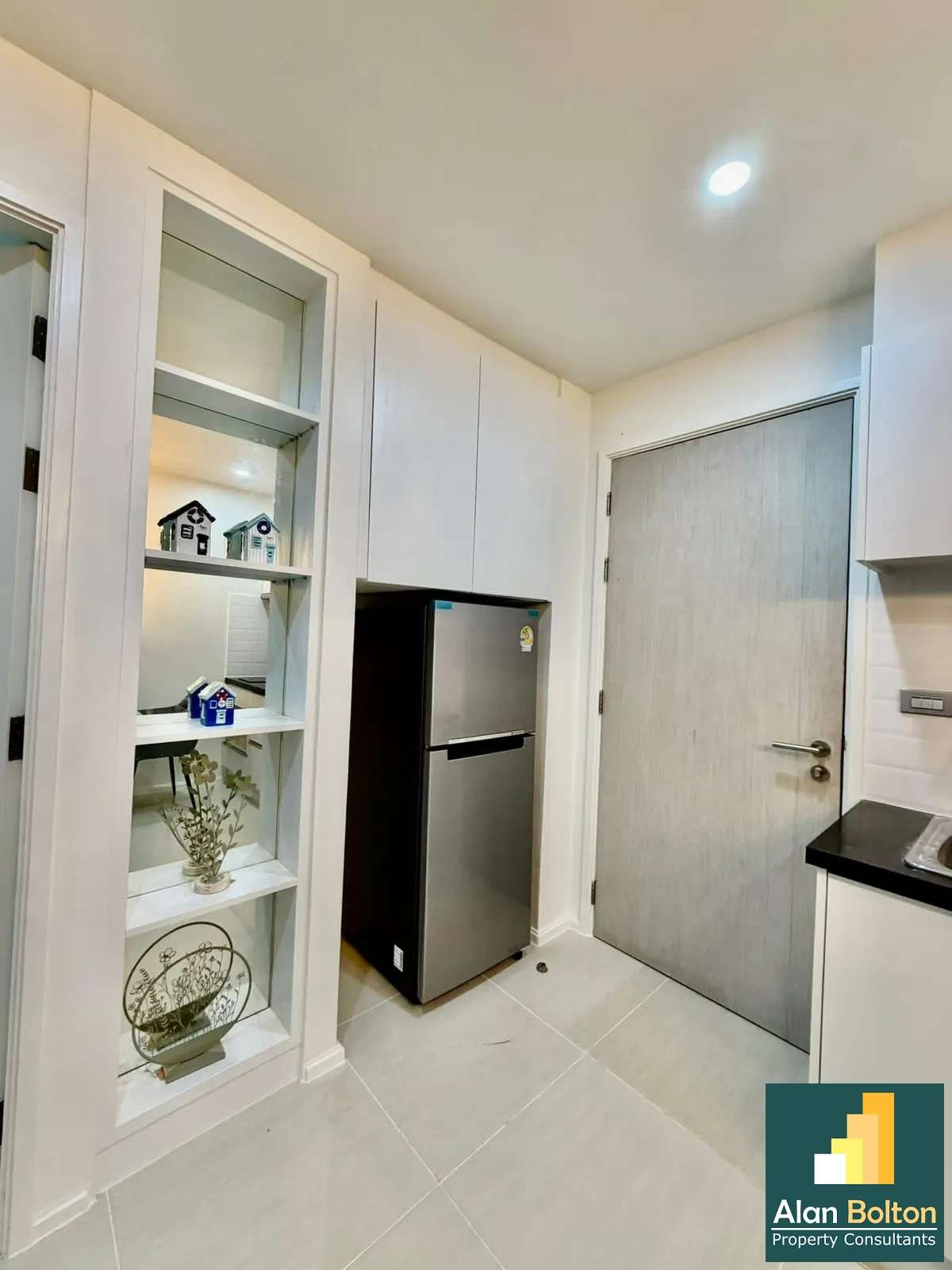 Newly Renovated Condominium For Sale In Jomtien photo 7