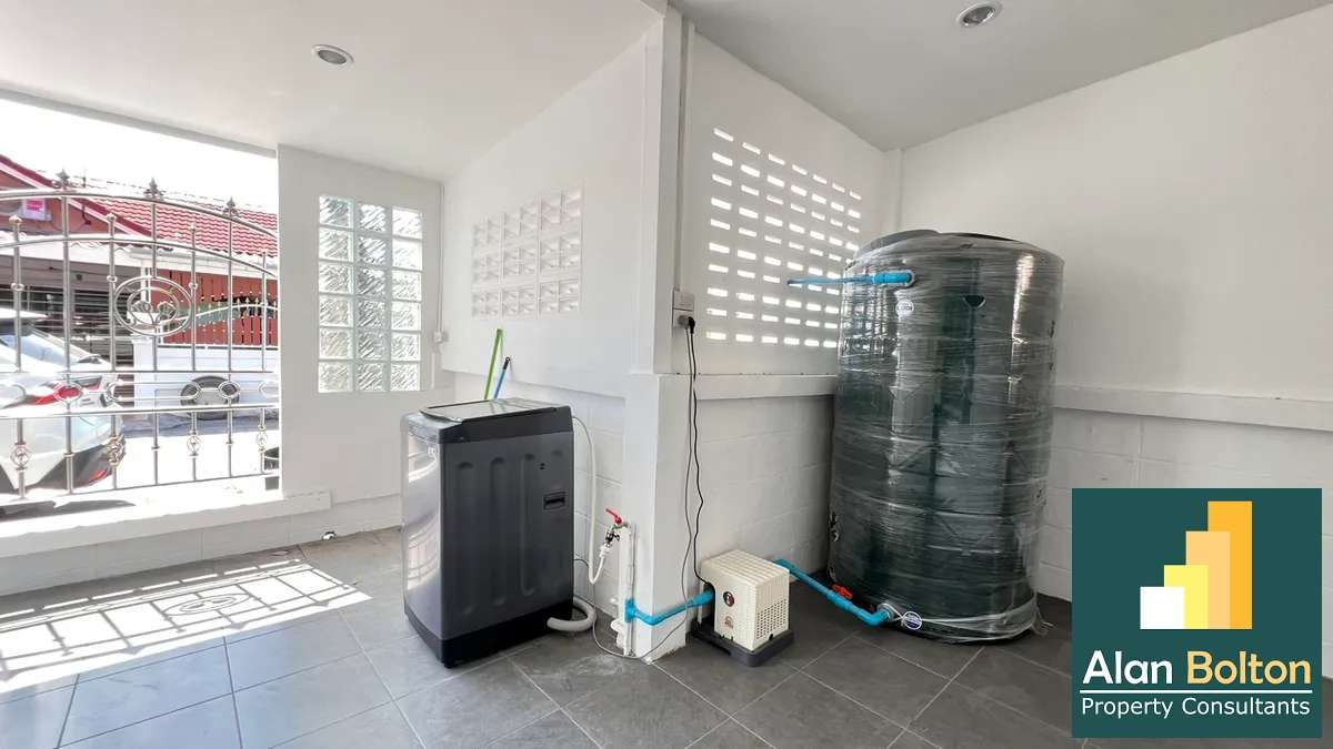 2 Bedroom 1 Bathroom un East Pattaya photo 11