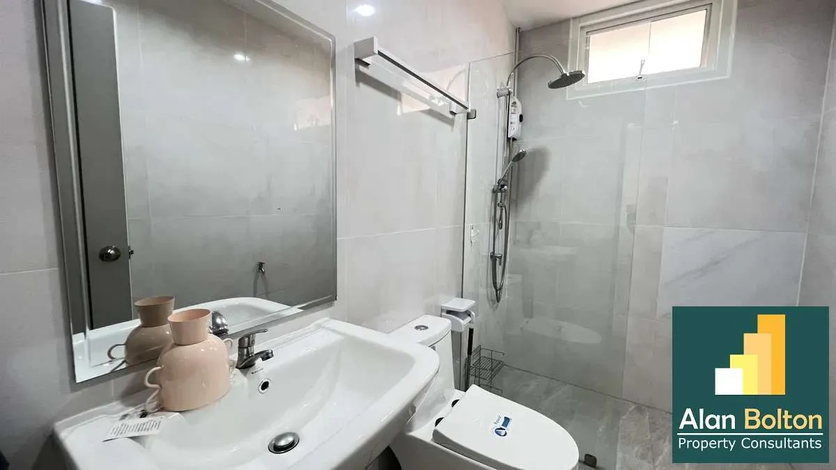 2 Bedroom 1 Bathroom un East Pattaya photo 3