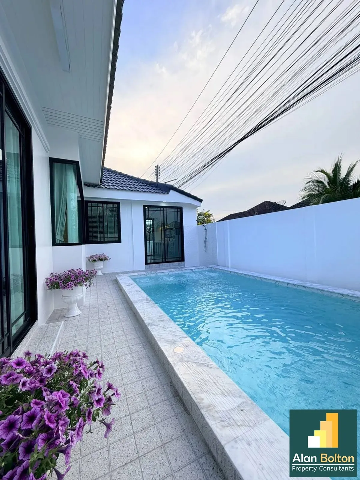 Newly Renovated Pool villa For Sale In Nongprue photo 14