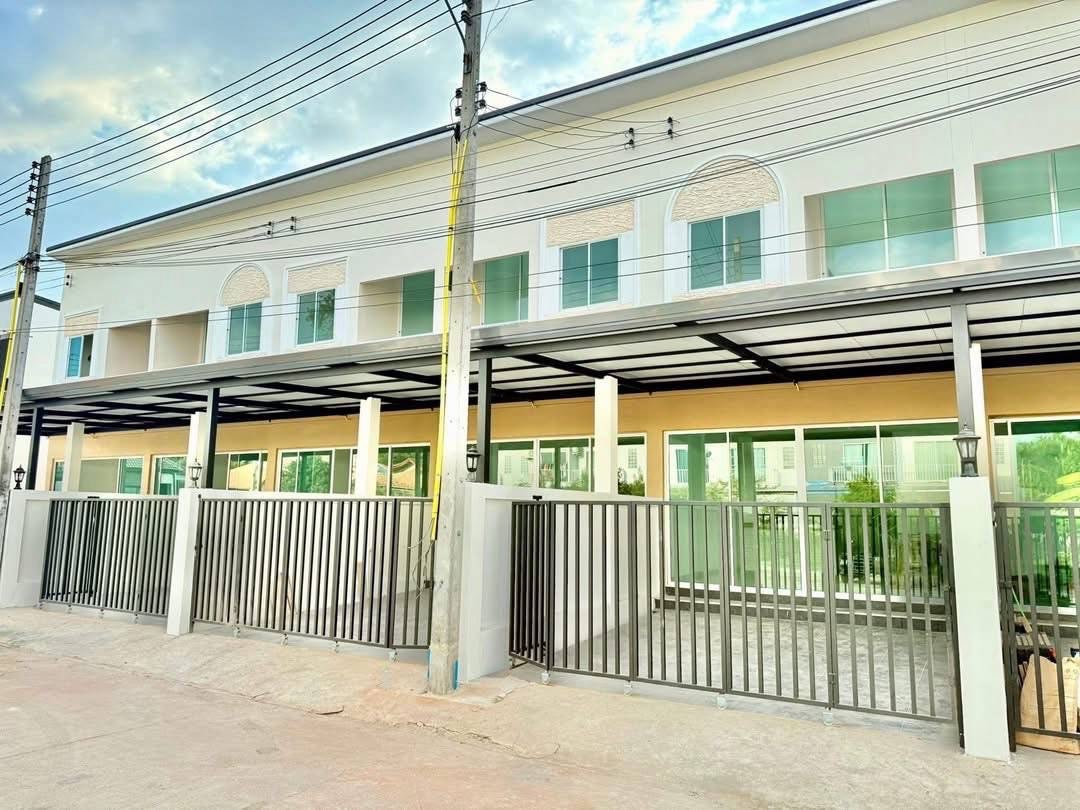 New Town Home For Sale Near Mabprachan Lake photo 23