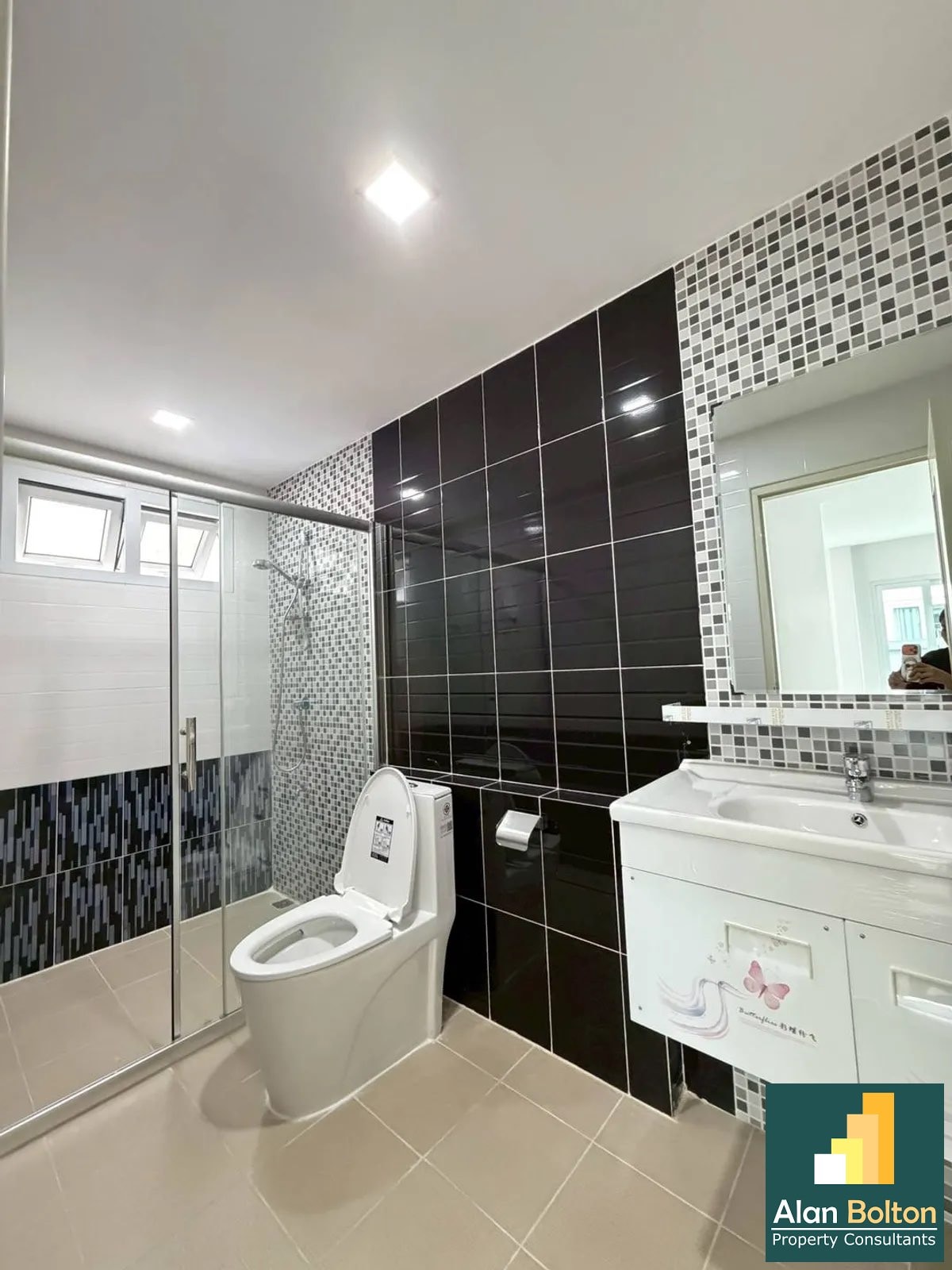 Single House For Sale (Unfurnished) In East Pattaya photo 3