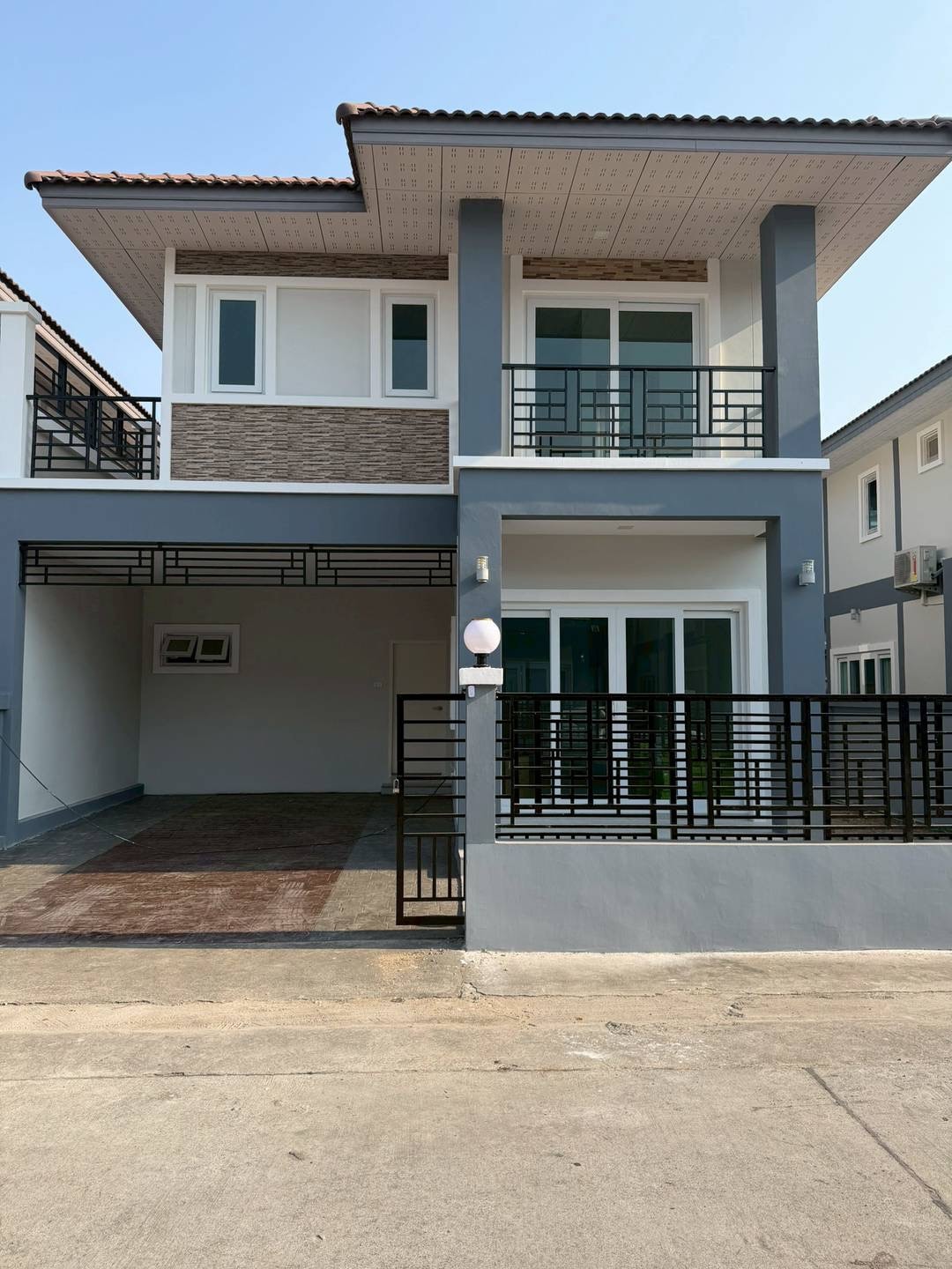 Single House For Sale (Unfurnished) In East Pattaya photo 18