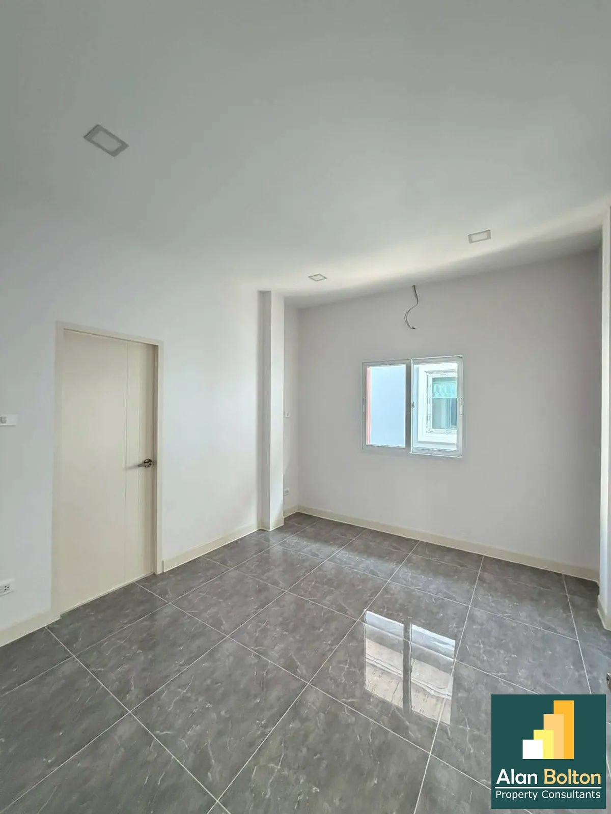 Single House For Sale (Unfurnished) In East Pattaya photo 14