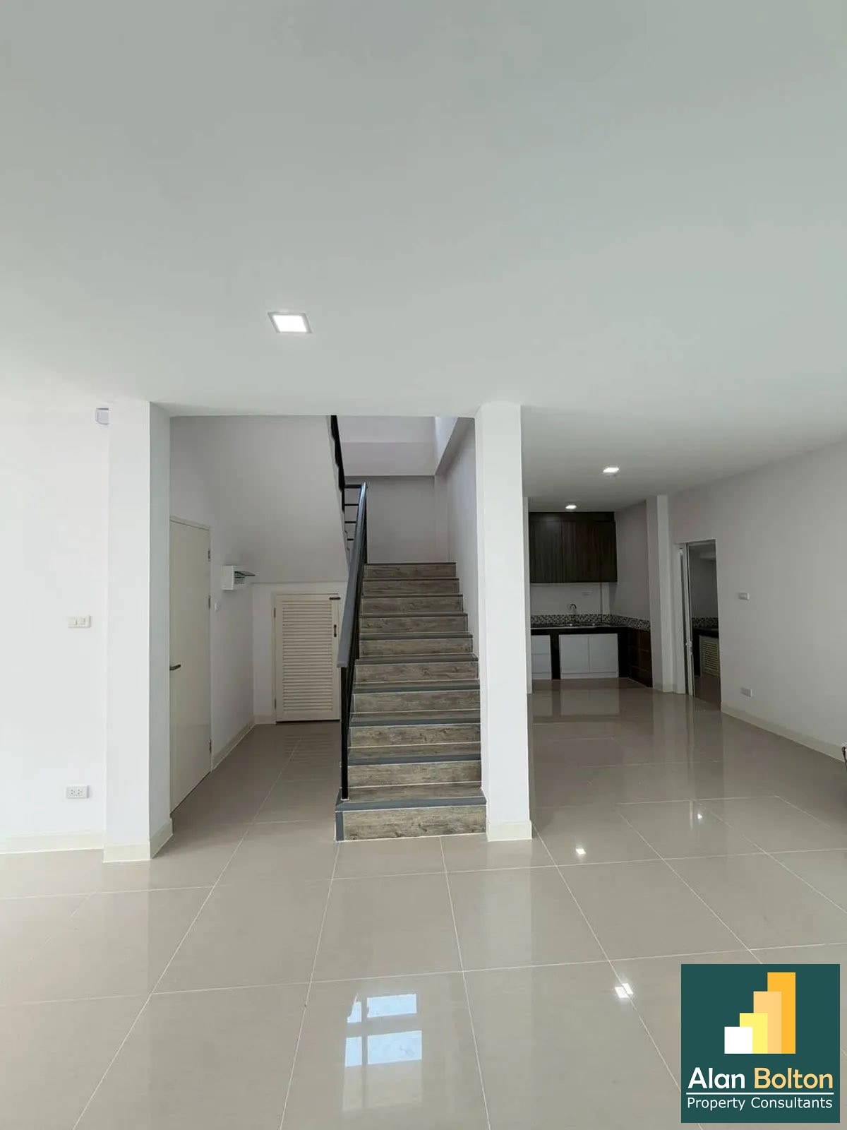 Single House For Sale (Unfurnished) In East Pattaya photo 11