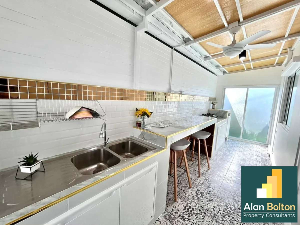 Corner unit house for sale photo 7