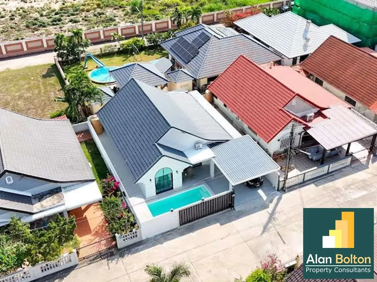 All New Fully Renovated 4 Bed 3 Bath Pool Villa In East Pattaya