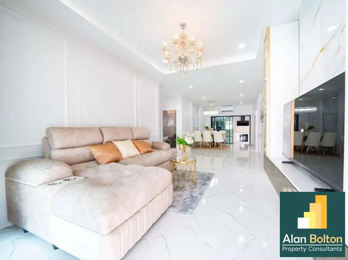 All New Fully Renovated 4 Bed 3 Bath Pool Villa In East Pattaya photo 12