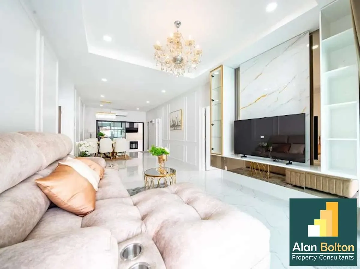 All New Fully Renovated 4 Bed 3 Bath Pool Villa In East Pattaya photo 13