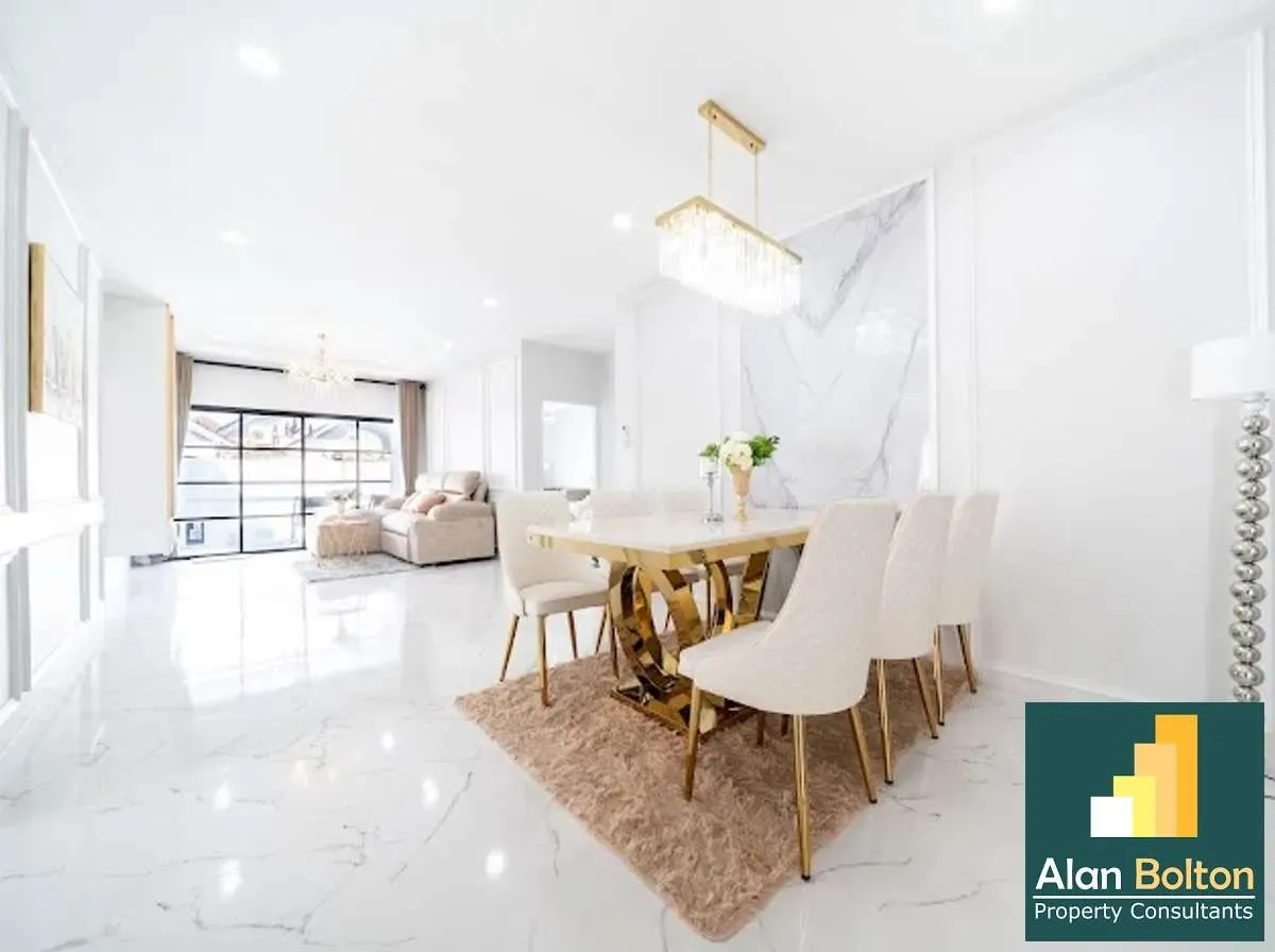 All New Fully Renovated 4 Bed 3 Bath Pool Villa In East Pattaya photo 4
