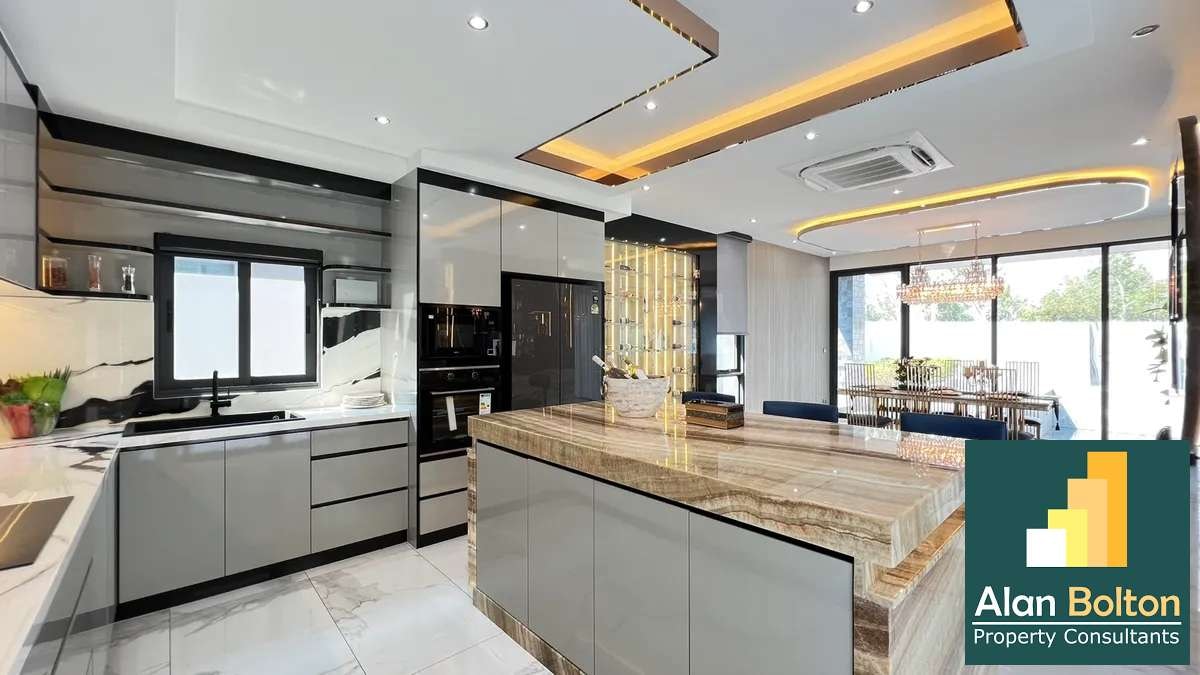 Modern Luxury Pool Villa 5 Bedrooms 7 Bathrooms in East Pattaya photo 12