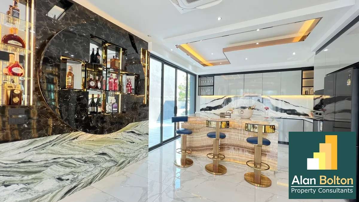 Modern Luxury Pool Villa 5 Bedrooms 7 Bathrooms in East Pattaya photo 11