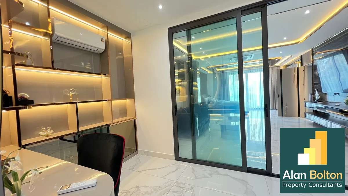 Modern Luxury Pool Villa 5 Bedrooms 7 Bathrooms in East Pattaya photo 17