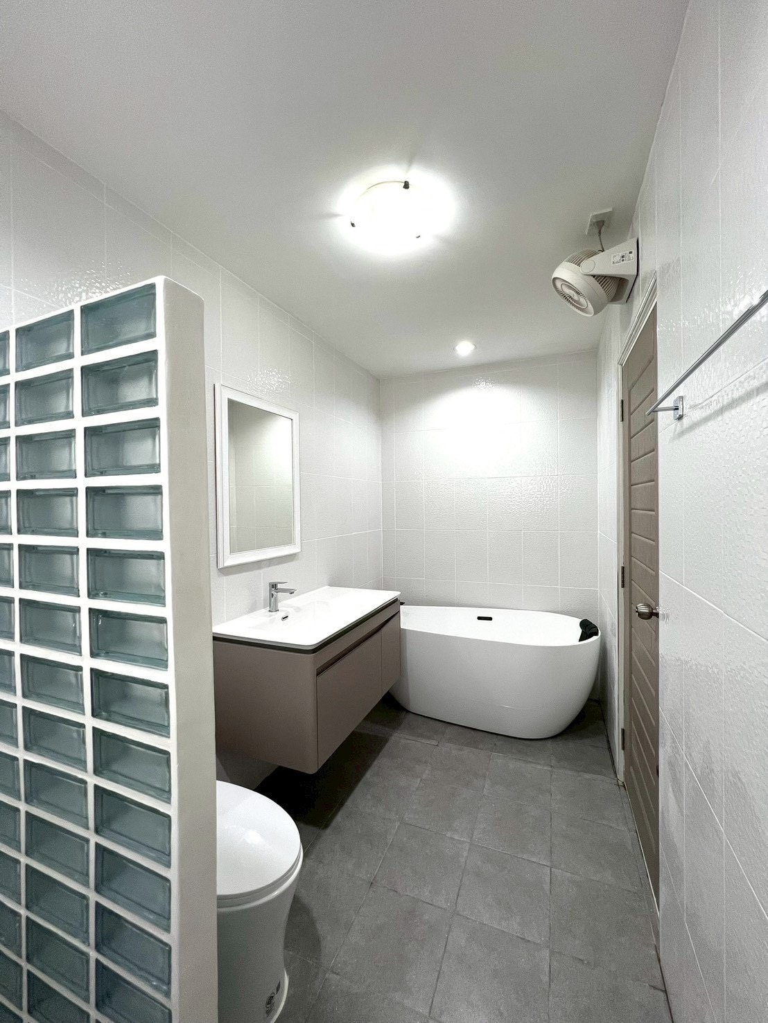 Modern Luxury Pool Villa 5 Bedrooms 7 Bathrooms in East Pattaya photo 44