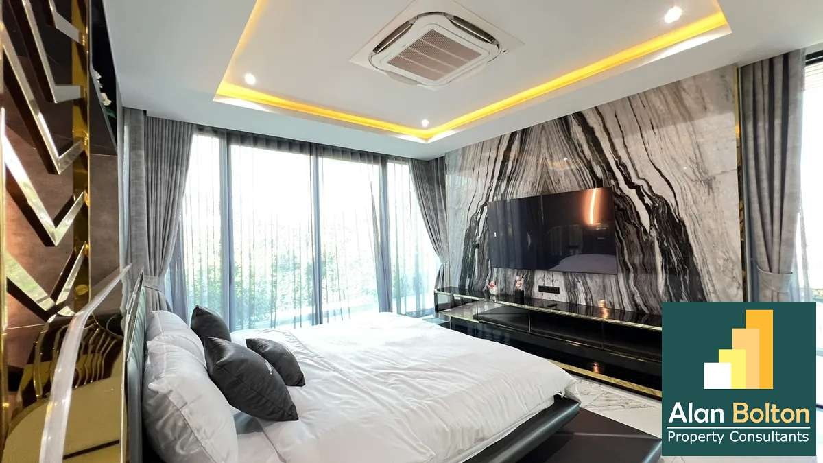 Modern Luxury Pool Villa 5 Bedrooms 7 Bathrooms in East Pattaya photo 14