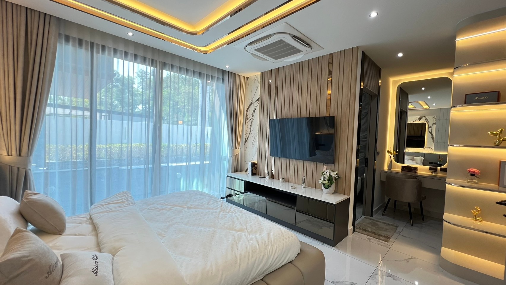 Modern Luxury Pool Villa 5 Bedrooms 7 Bathrooms in East Pattaya photo 68