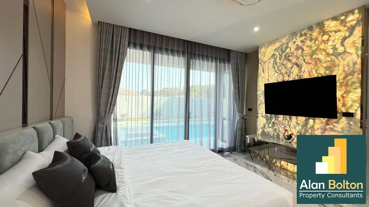 Modern Luxury Pool Villa 5 Bedrooms 7 Bathrooms in East Pattaya photo 32