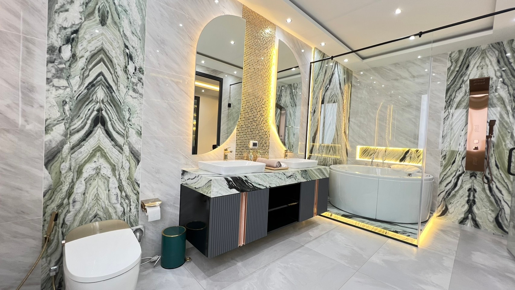 Modern Luxury Pool Villa 5 Bedrooms 7 Bathrooms in East Pattaya photo 71