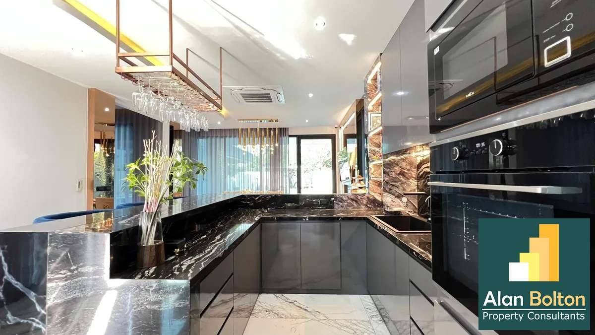 Modern Luxury Pool Villa 5 Bedrooms 7 Bathrooms in East Pattaya photo 21