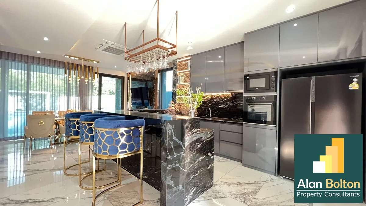 Modern Luxury Pool Villa 5 Bedrooms 7 Bathrooms in East Pattaya photo 18
