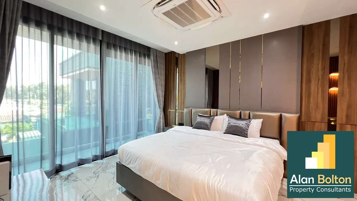Modern Luxury Pool Villa 5 Bedrooms 7 Bathrooms in East Pattaya photo 11