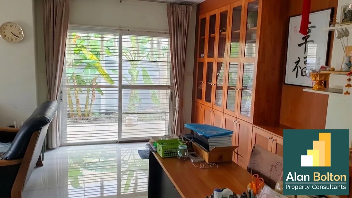 4 Bedroom House For Sale In East Pattaya photo 4