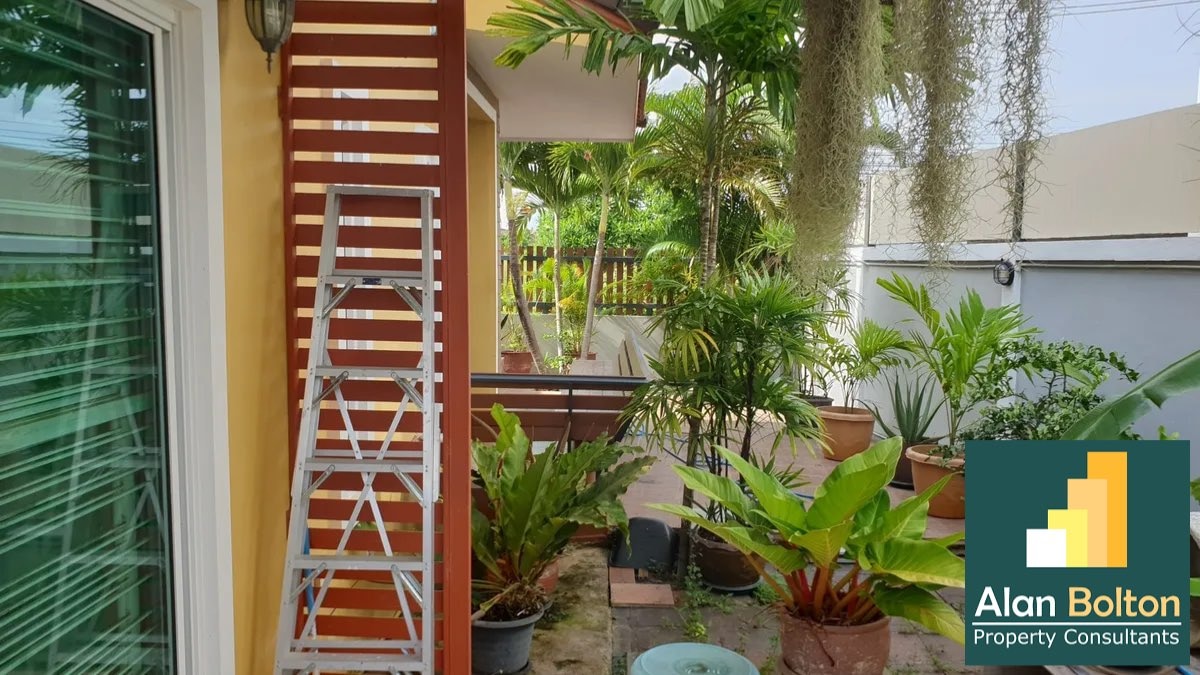 4 Bedroom House For Sale In East Pattaya photo 10
