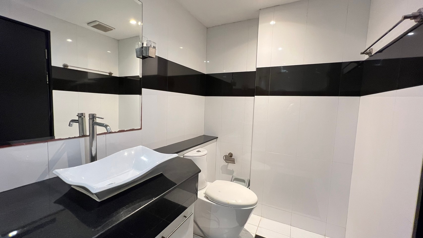 Newly renovated 2 Bedrooms 2 Bathrooms in Mapprachan photo 23