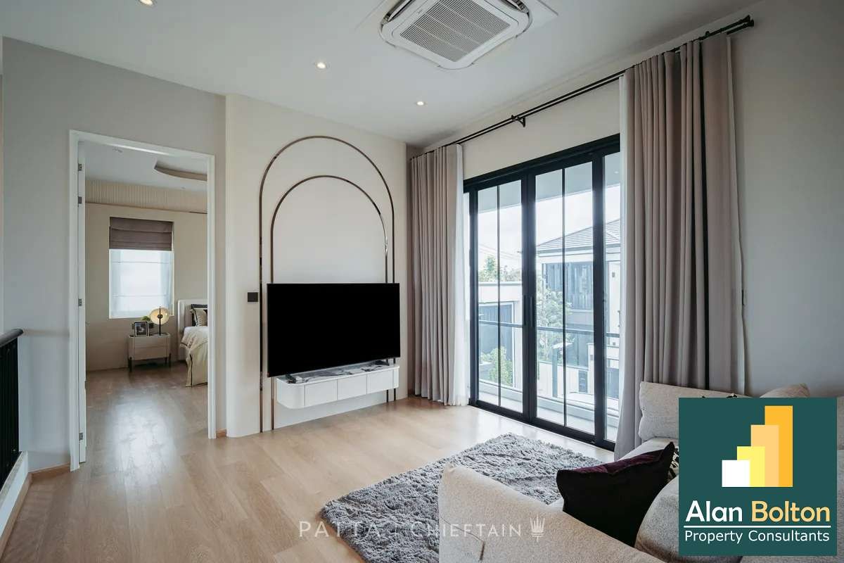4 Bedrooms House For rent Near International School photo 12