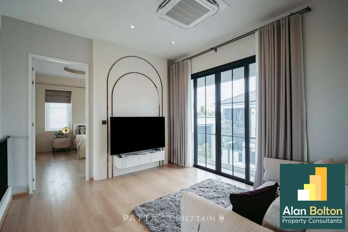 4 Bedrooms House For rent Near International School photo 11