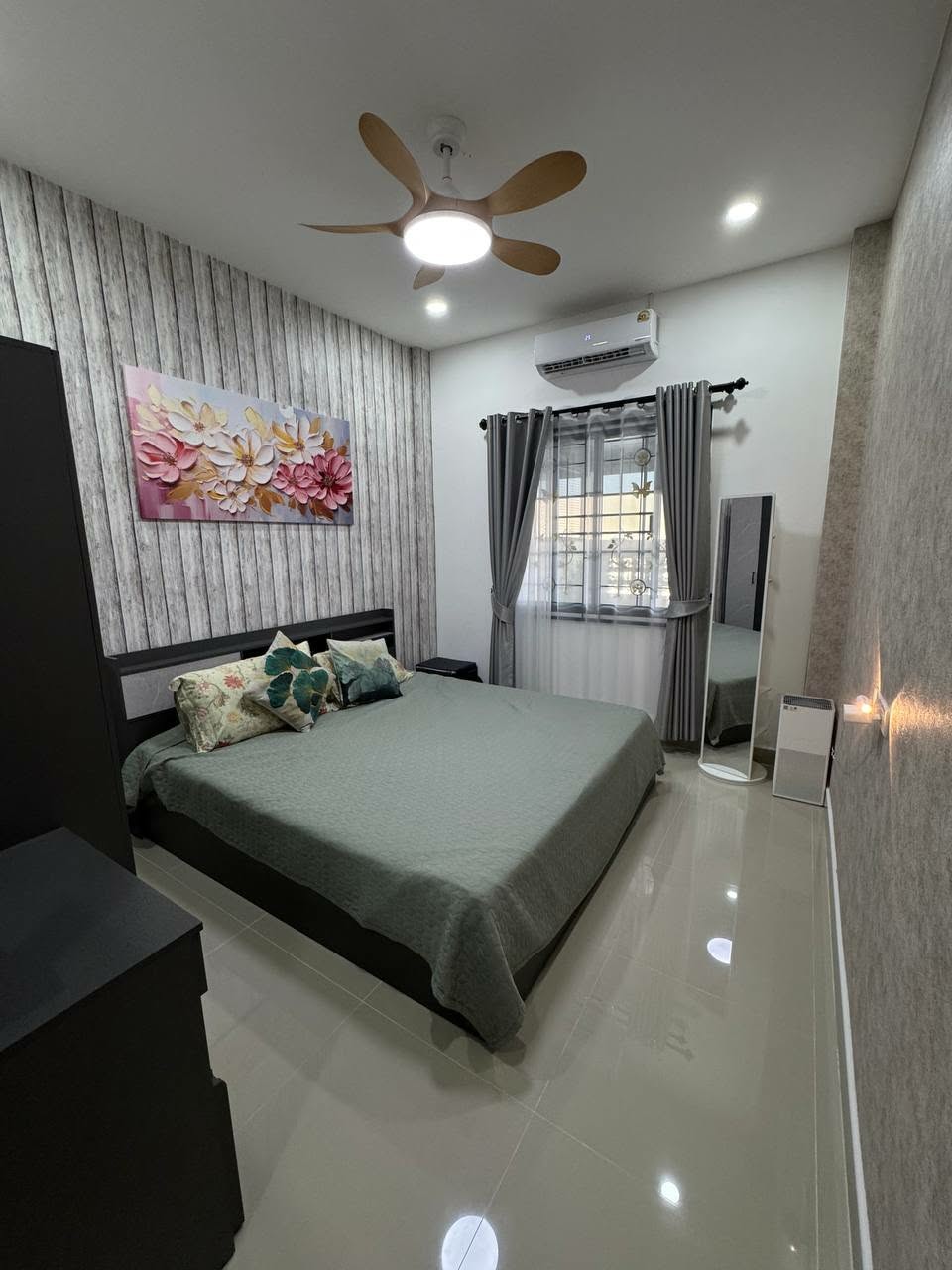 Like New 2 Bed 1 Bath Townhouse In North Pattaya photo 38